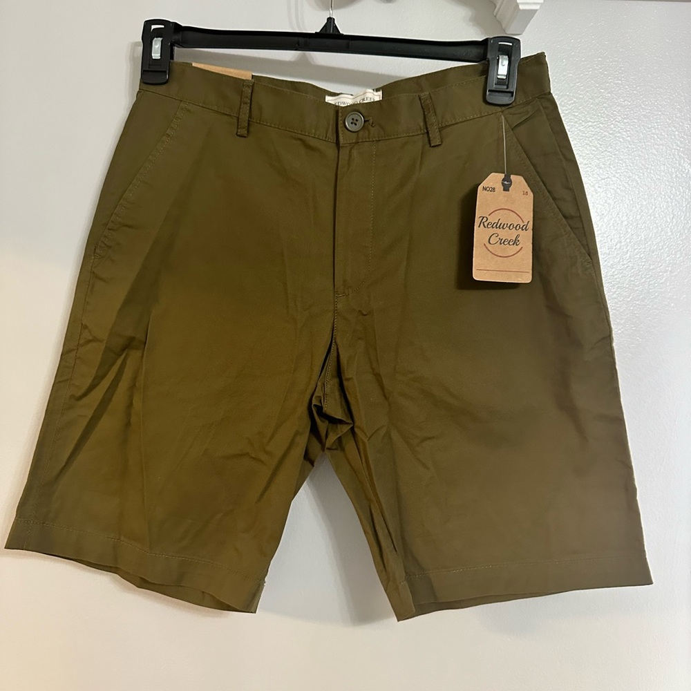 NWT Redwood Creek Mens Green Shorts